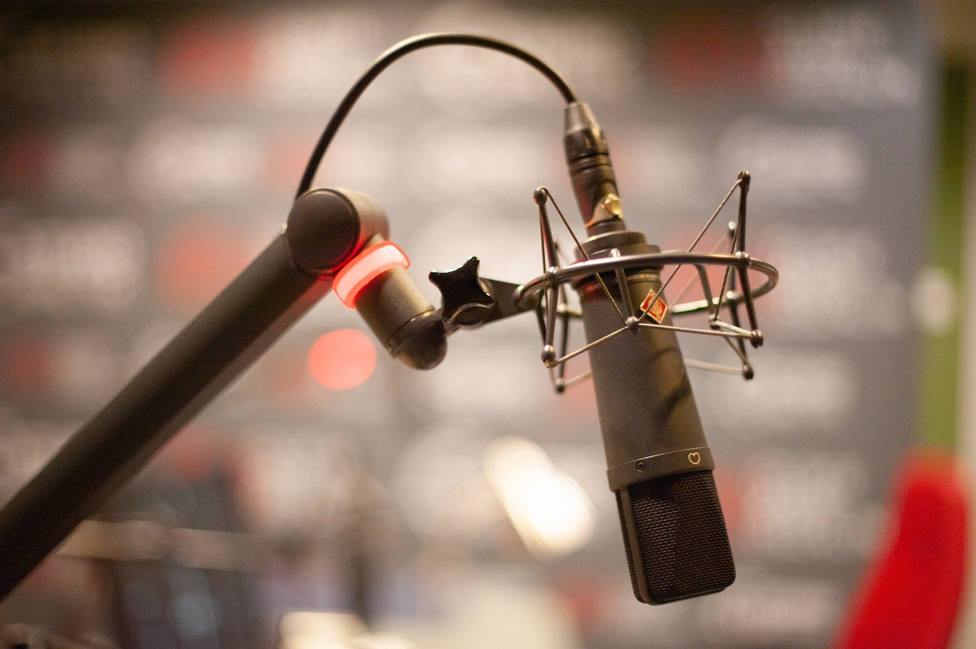 microphone-gfddd6e4fe_1920 microphone-gfddd6e4fe_1920